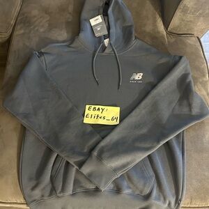 New Balance Men's Gray Hoodie, small
